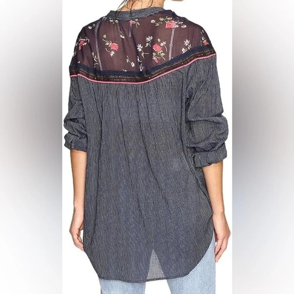 Free‎ People Hearts & Colors Oversized Navy Blouse Sheer Floral Pinstripe small - Picture 2 of 9